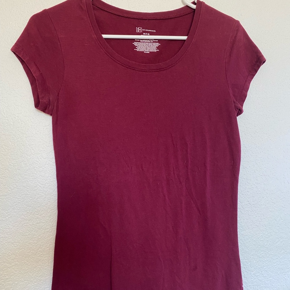 Maroon tshirt